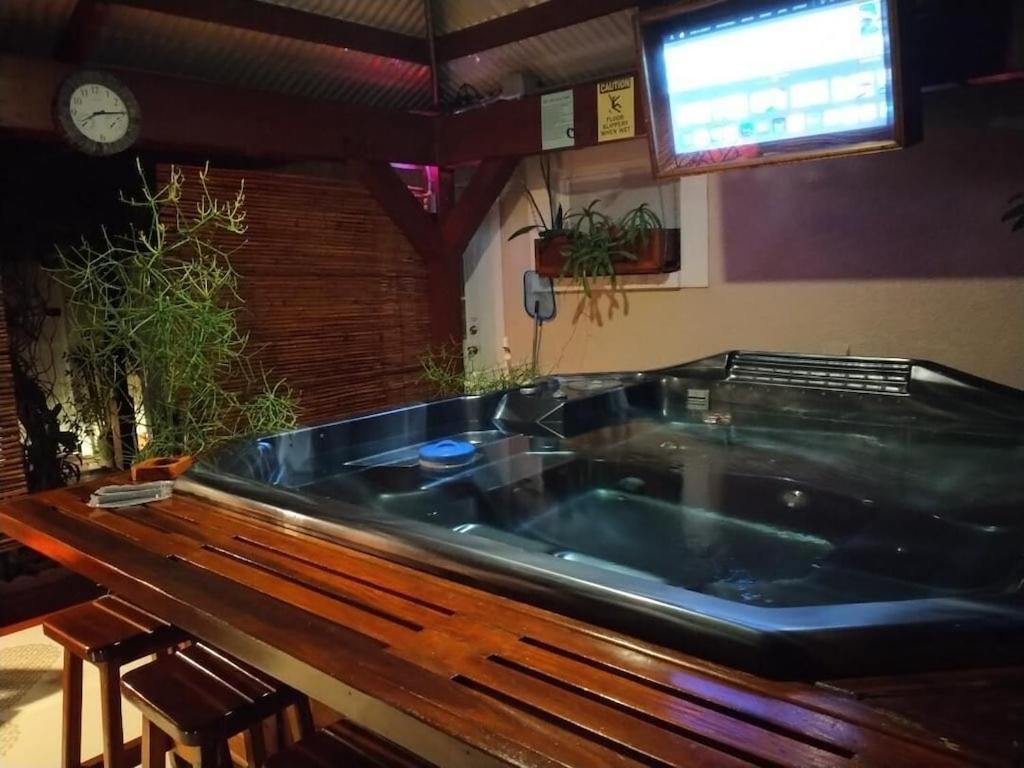 Tampa Bay Beautiful Apartment And Private Jacuzzi Luaran gambar